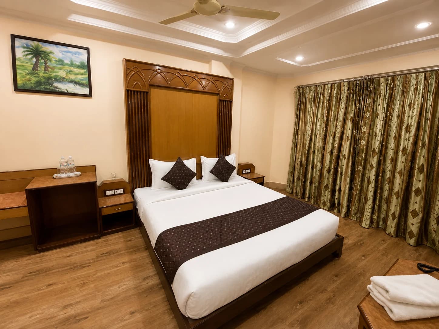 Double Deluxe Room - Hotel Ambarish Grand Residency